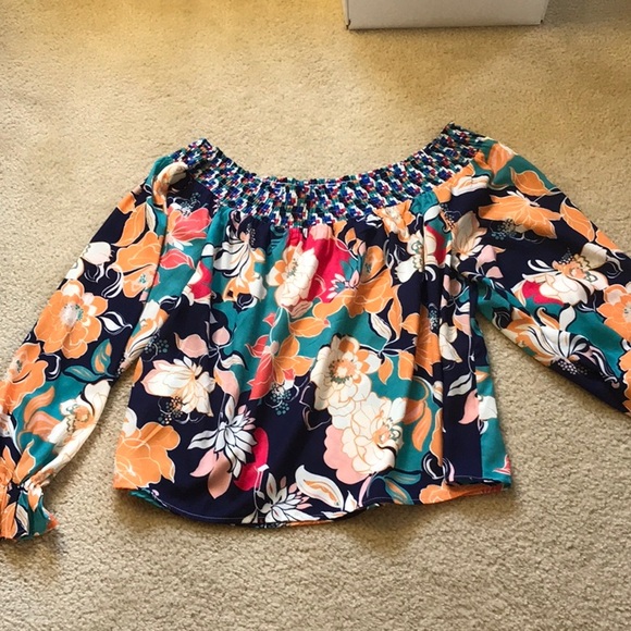 Multicolored Off The Shoulder Bell Sleeve Blouse - Picture 4 of 8